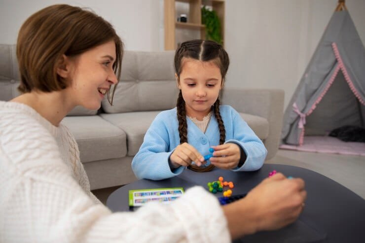 Plano de Aula AEE: Autonomia e Organização no Ambiente Escolar