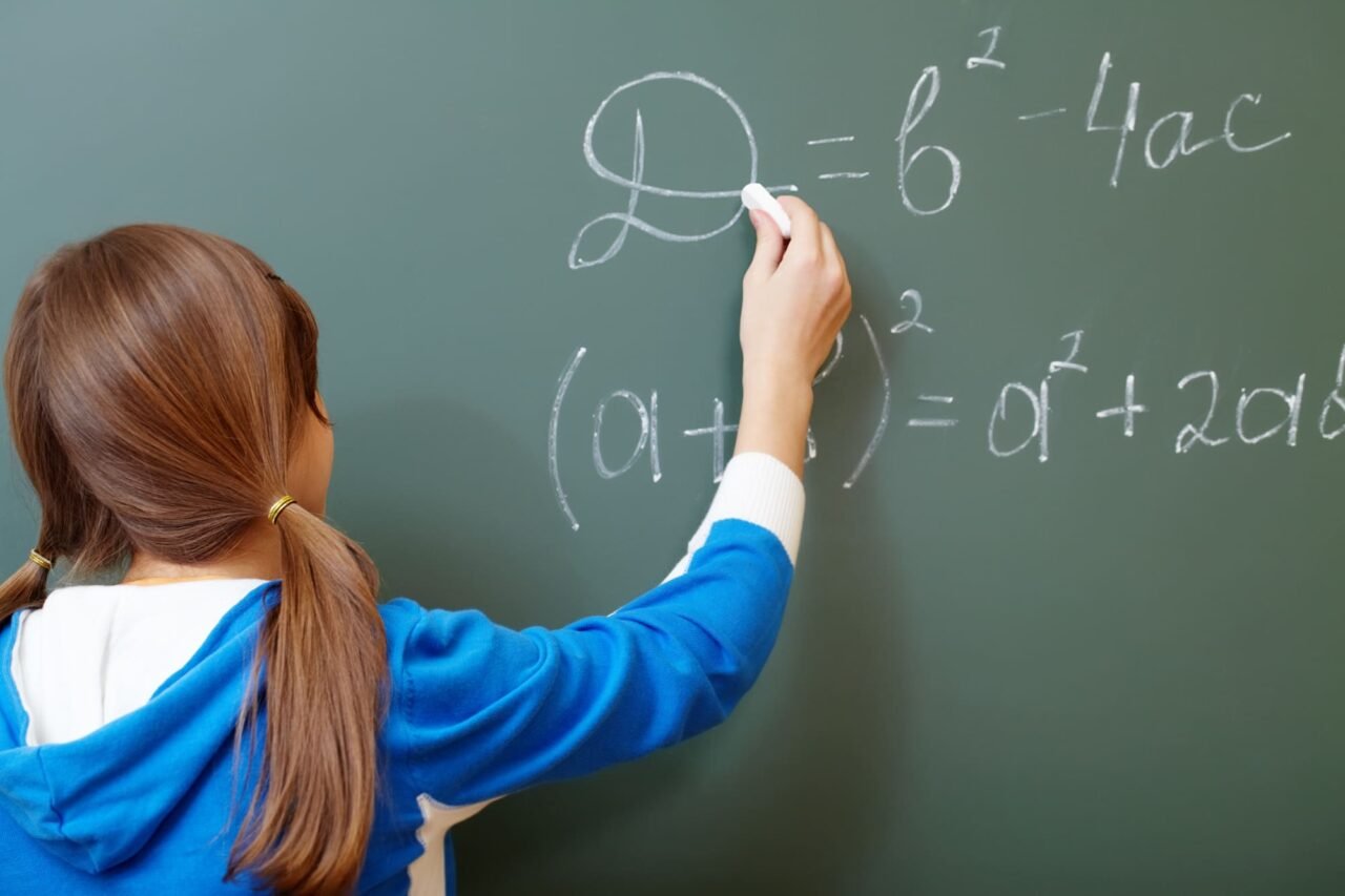 Funções entre duas variáveis: atividade para o 9º ano