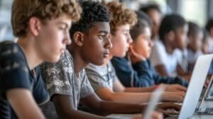Projeto colaborativo na Escola 3.0 Alunos trabalhando com apoio digital