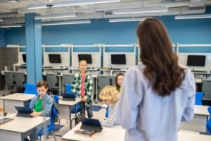 Câmeras nas Salas de Aula Segurança ou Invasão (2)